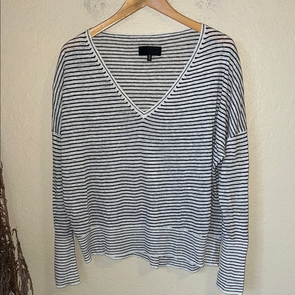 Nili Lotan Black and White Striped linen  V-Neck Long Sleeve - Picture 2 of 7